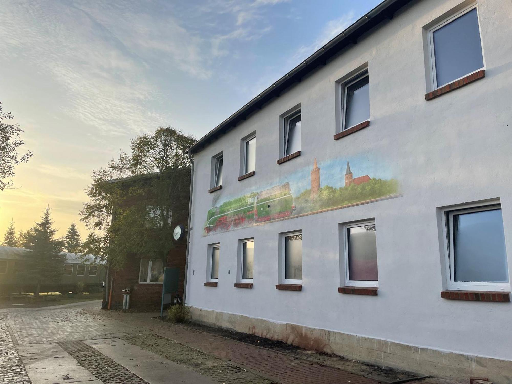 Lokschuppen Pasewalk- Gaestehaus Lokschuppen Extérieur photo