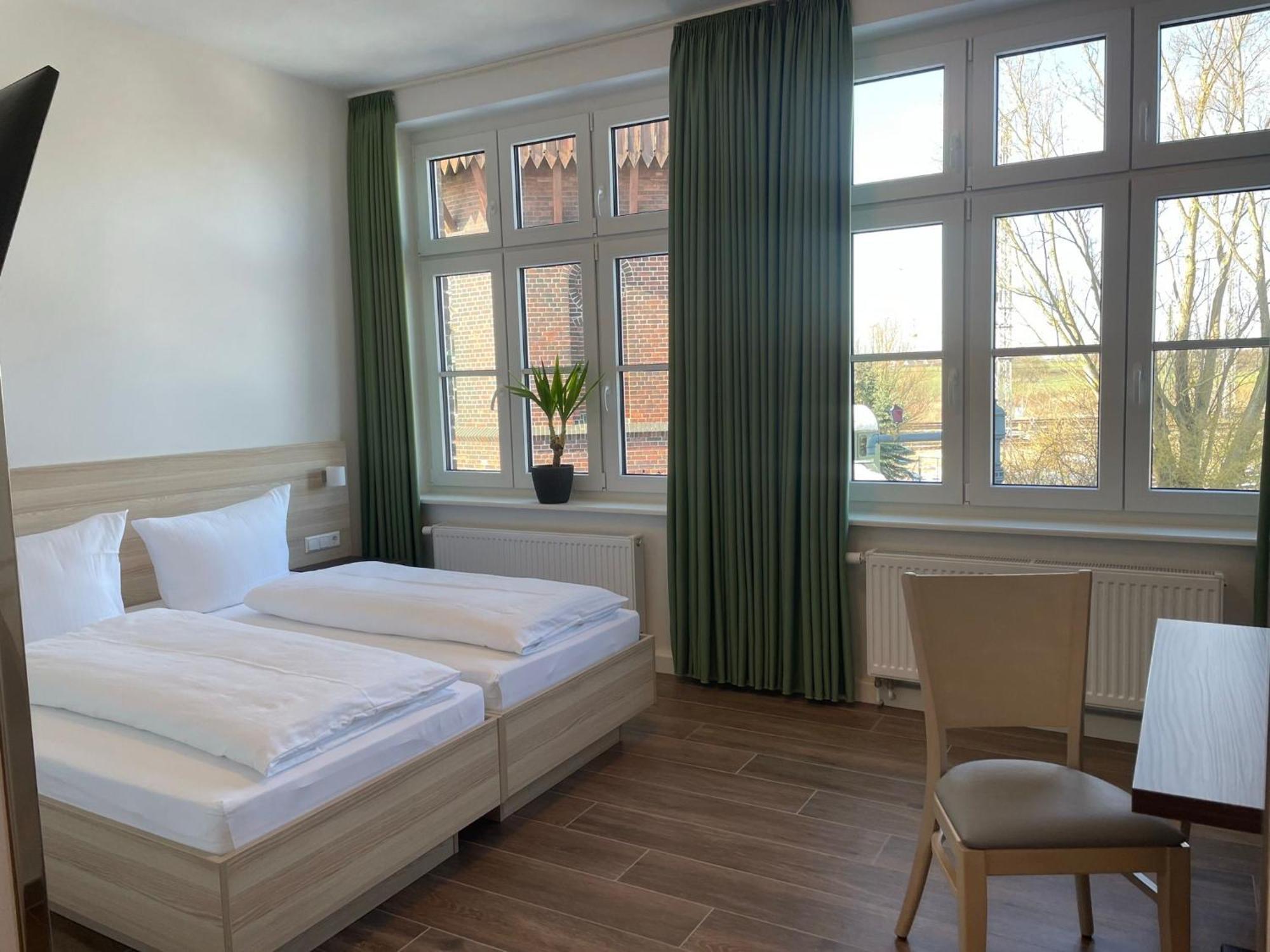 Lokschuppen Pasewalk- Gaestehaus Lokschuppen Extérieur photo